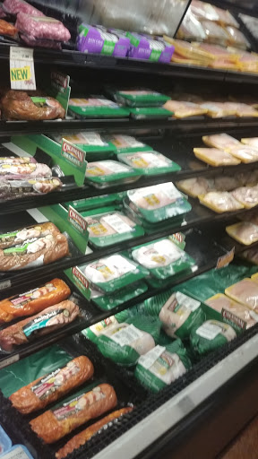 Grocery Store «Fresh Thyme Farmers Market- 82nd», reviews and photos, 4225 E 82nd St, Indianapolis, IN 46250, USA