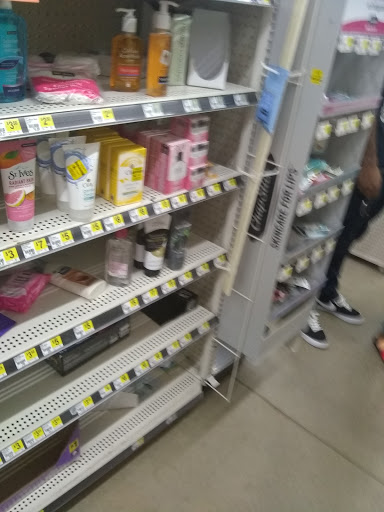 Discount Store «Dollar General», reviews and photos, 5753 Wayne Ave, Philadelphia, PA 19144, USA