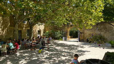 La Ferme Saint Hugues à Pujaut