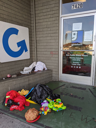 Thrift Store «Goodwill», reviews and photos