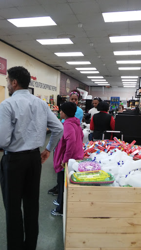 Grocery Store «Piggly Wiggly», reviews and photos, 1010 E 3rd St, Jackson, GA 30233, USA