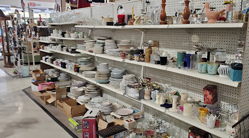 Thrift Store «Treasures Thrift Store», reviews and photos, 305 W Railroad Ave, Shelton, WA 98584, USA