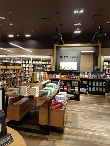 Book Store «Amazon Books», reviews and photos, 9585 SW Washington Square Rd, Portland, OR 97223, USA