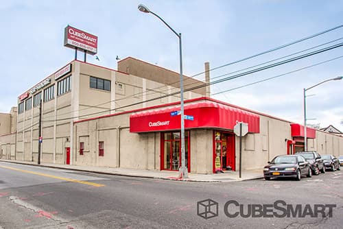 Self-Storage Facility «CubeSmart Self Storage», reviews and photos, 138-54 94th Ave, Jamaica, NY 11435, USA