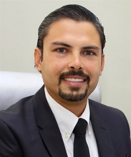 Dr. Ignacio Buenrostro Rubio, Cirujano plástico
