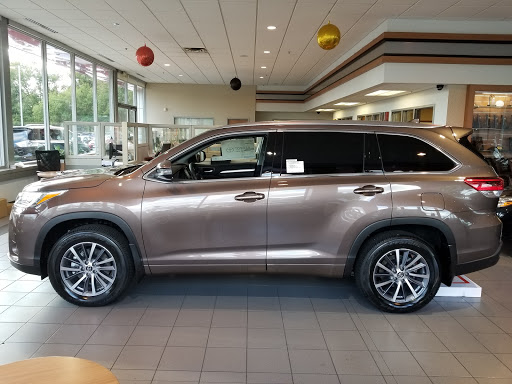Toyota Dealer «Maplewood Toyota», reviews and photos, 2873 Maplewood Dr, Maplewood, MN 55109, USA