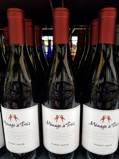 Liquor Store «Gold Crown Liquors Store», reviews and photos, 3425 N Clark St, Chicago, IL 60657, USA