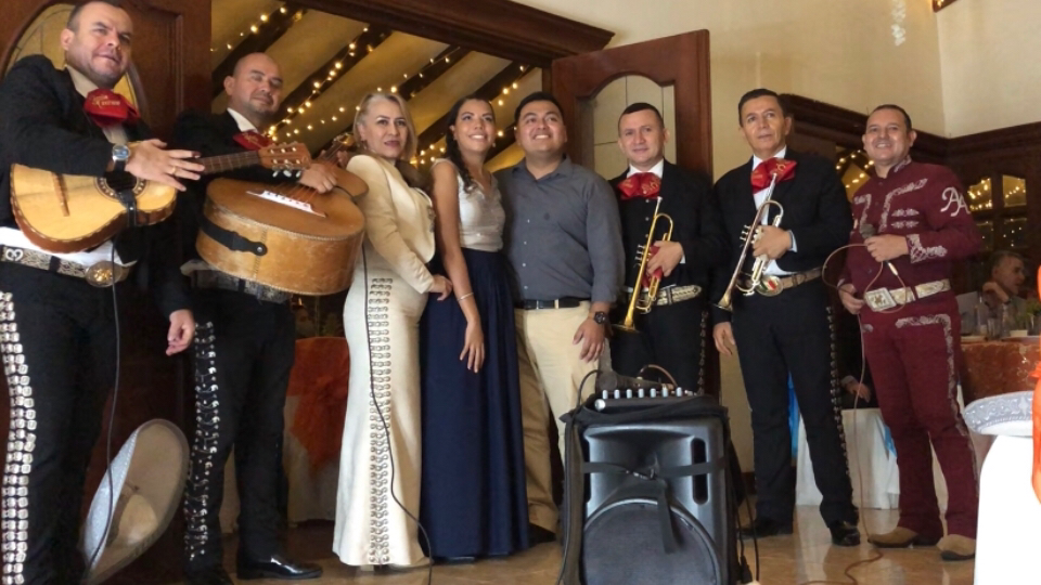 mariachi cruz de amor