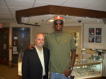 Jewelry Buyer «Harry C Glinberg Jewelers Inc», reviews and photos, 2675 N Mayfair Rd #305, Milwaukee, WI 53226, USA