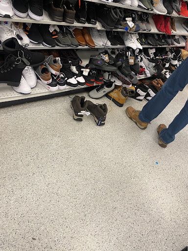 Clothing Store «Ross Dress for Less», reviews and photos, 352 S College Rd, Wilmington, NC 28403, USA