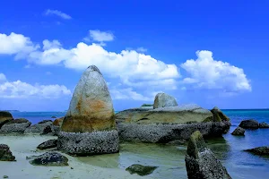 ilha de Granito "Batu Berlayar" em Belitong image