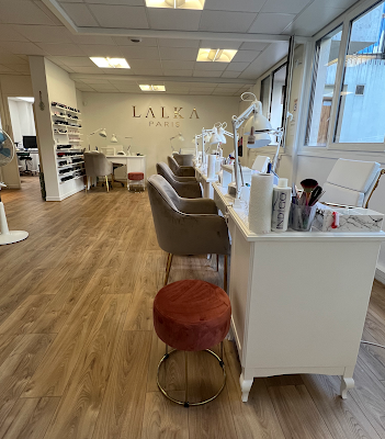 Lalka Paris, manucure russe, extensions de cils, détatouage, soin, Thuya Professional Line, Zola cosmetics, Lovely Lashes à Courbevoie