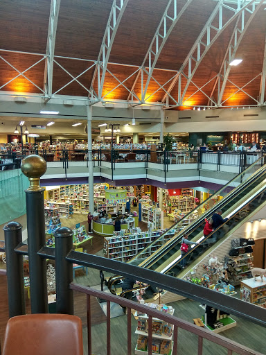 Shopping Mall «The Mall At Lexington Green», reviews and photos, 161 Lexington Green Cir, Lexington, KY 40503, USA