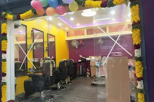 Natural trends salon, men's professional beauty spa& salon image