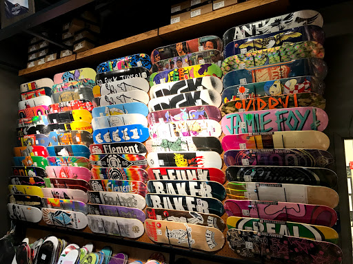 Clothing Store «Zumiez», reviews and photos, 670 Park City Center, Lancaster, PA 17601, USA