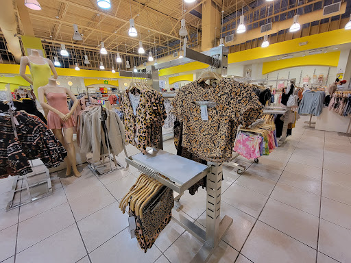 Clothing Store «Papaya Clothing», reviews and photos, 5900 Sugarloaf Pkwy, Lawrenceville, GA 30043, USA