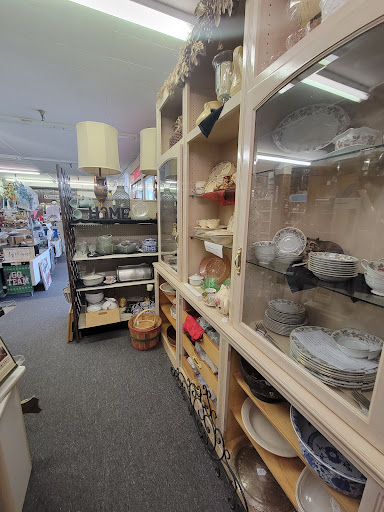 Flea Market «Treasure City Market LLC», reviews and photos, 121 S Washington St, DeRidder, LA 70634, USA