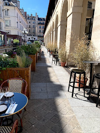 Atmosphère du Restaurant français MORDU Saint Germain des Prés - Paris - n°6