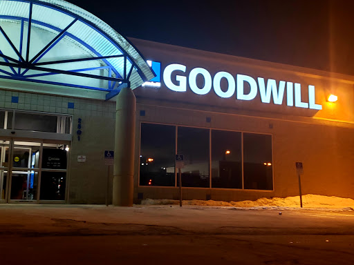 Thrift Store «Goodwill Store and Donation Center - Monona», reviews and photos, 2501 Royal Ave, Monona, WI 53713, USA