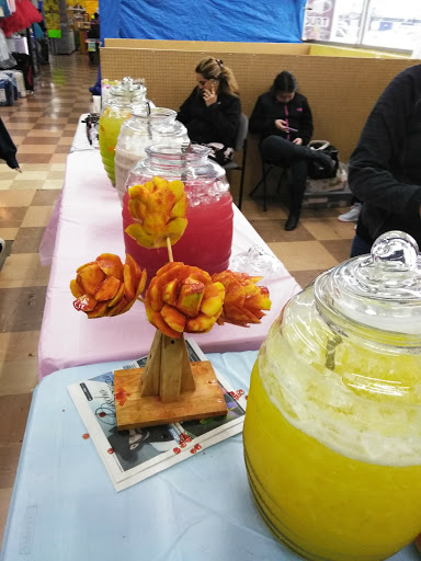 Flea Market «Fox Valley Flea Market», reviews and photos, 840 N State St, Elgin, IL 60123, USA