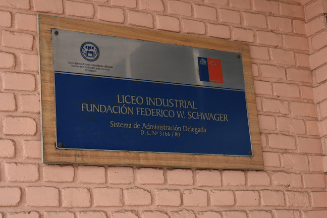 Opiniones de Liceo Industrial Fundación Federico Schwager en Coronel - Escuela