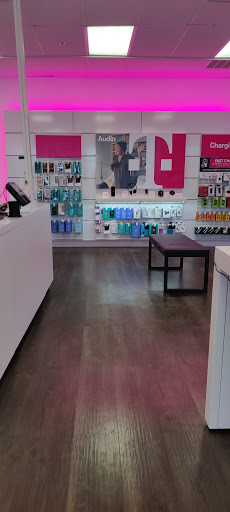 Cell Phone Store «T-Mobile», reviews and photos, 2431 US-1, North Brunswick Township, NJ 08902, USA