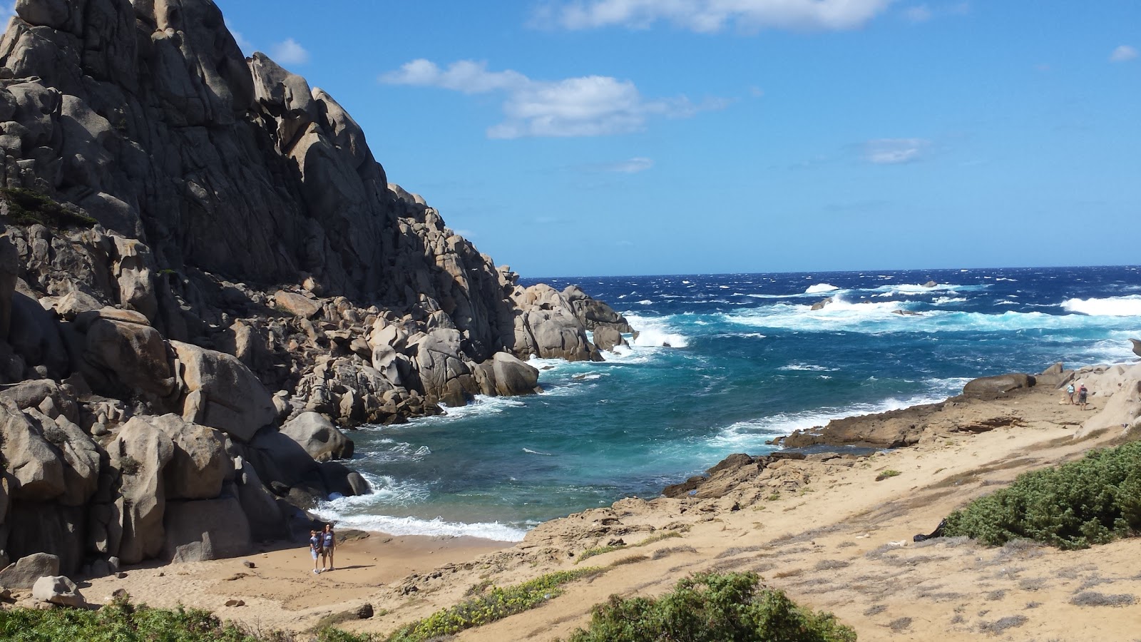 Foto di Valle della Luna Beach con una superficie del acqua cristallina