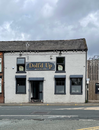 Doll'd Up Hair & Beauty - Barber shop