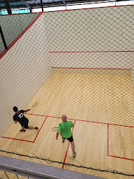 Photo n°4 de Camarganim - Padel Tennis Squash, Badminton, sports, loisirs Camarg'Anim à Arles ()