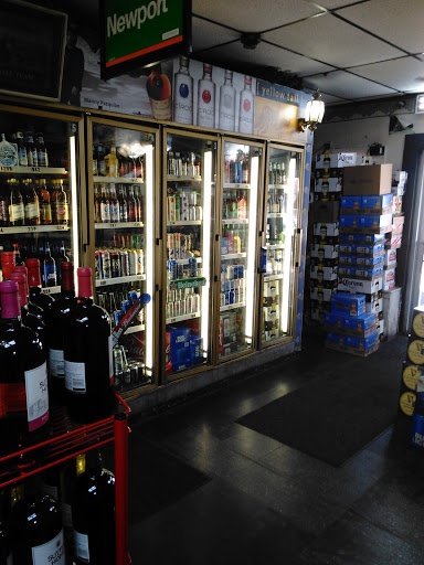 Liquor Store «Park Package Store», reviews and photos, 563 Park Ave, Bridgeport, CT 06604, USA