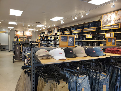 Outlet Mall «Sanibel Outlets», reviews and photos, 20350 Summerlin Rd, Fort Myers, FL 33908, USA