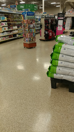 Pet Supply Store «PetSmart», reviews and photos, 7501 SW Dartmouth St, Tigard, OR 97223, USA
