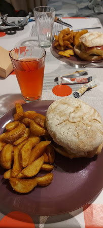 Frite du Restaurant de hamburgers Le Montagnard à Mont-Dore - n°10