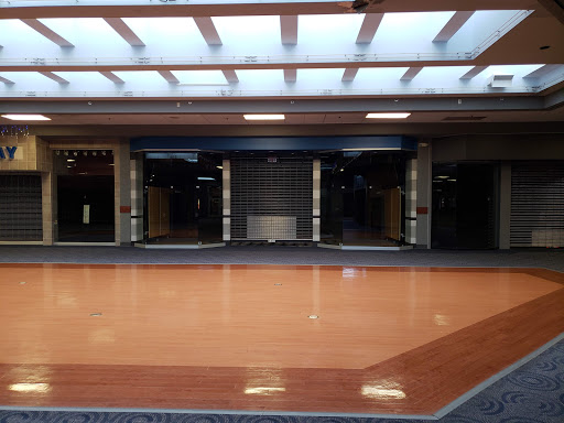 Shopping Mall «Mounds Mall», reviews and photos, 2109 S Scatterfield Rd, Anderson, IN 46016, USA