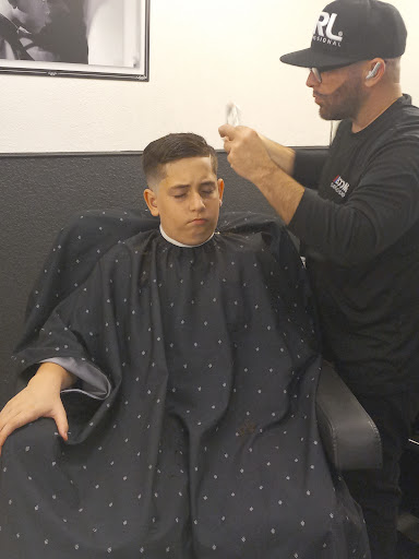 Barber Shop «Boomz Barber Shop», reviews and photos, 4020 S Cleveland Ave, Fort Myers, FL 33901, USA