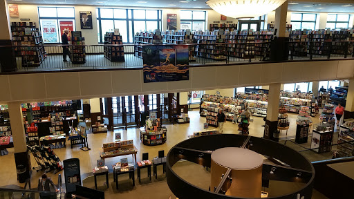 Book Store «Barnes & Noble», reviews and photos, 3 S Tunnel Rd, Asheville, NC 28805, USA
