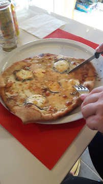 Plats et boissons du Pizzas à emporter Pizza Montano à Clesles - n°2