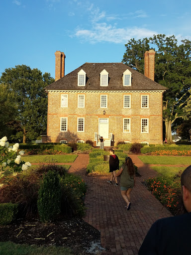 American Restaurant «Cracker Barrel Old Country Store», reviews and photos, 200 Bypass Rd, Williamsburg, VA 23185, USA