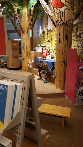 Book Store «Barnes & Noble», reviews and photos, 5132 W Saginaw Hwy, Lansing, MI 48917, USA