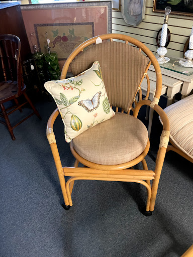 Thrift Store «Tambourine Resale Shop», reviews and photos, 1619 10th Ave, Vero Beach, FL 32960, USA