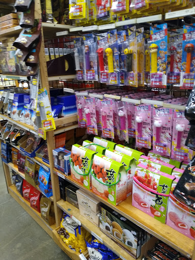 Furniture Store «Cost Plus World Market», reviews and photos, 535 Westport Rd, Kansas City, MO 64111, USA