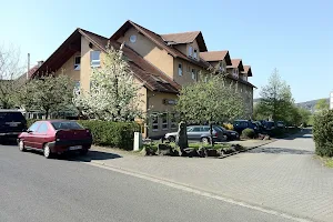 HOTEL PARQÉO im A66 image