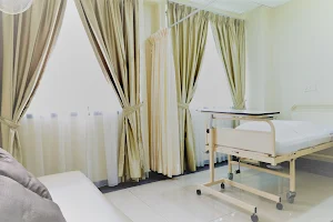 Hospital Wanita Dan Kanak-Kanak Naluri image