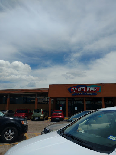 Thrift Town, 1516 S Westmoreland Rd, Dallas, TX 75211, USA, 