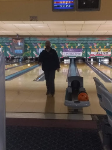 Bowling Alley «Wayne Bowling & Recreation», reviews and photos, 36900 Michigan Ave, Wayne, MI 48184, USA