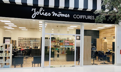 Jolies Mômes Hanches à Hanches