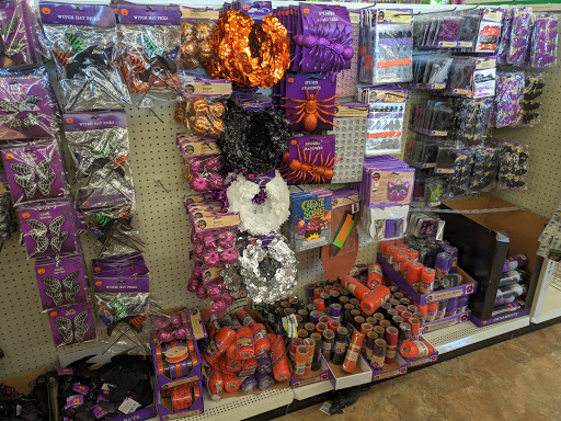 Dollar Store «Dollar Tree», reviews and photos, 1360 Park Manor Blvd, Pittsburgh, PA 15205, USA