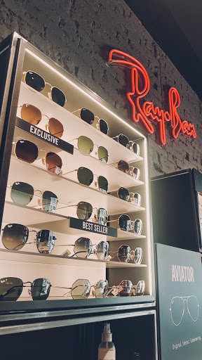 Ray-Ban