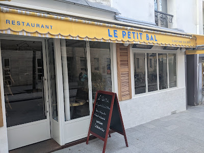 Le Petit Bal à Paris