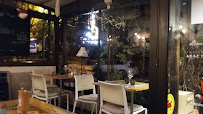 Atmosphère du Restaurant La Tonnelle/Maison Gil Renard sous la tonnelle à Bormes-les-Mimosas - n°6